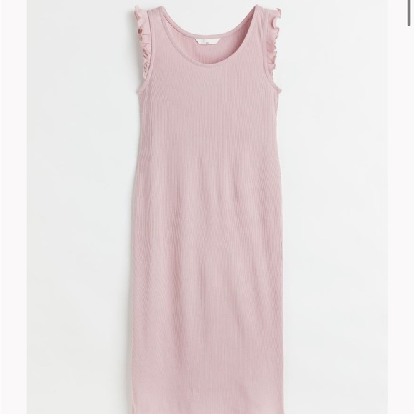 H&M Dresses & Skirts - H&M Maternity ruffled pink jersey dress in small